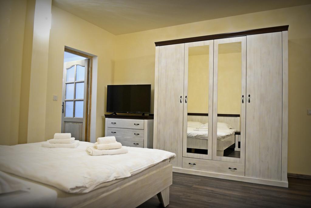 Casa Remo - Guesthouse Turda Eksteriør billede