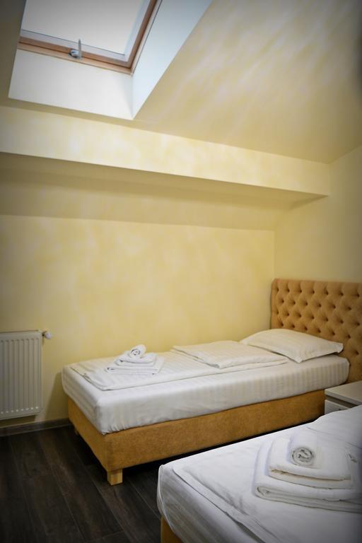 Casa Remo - Guesthouse Turda Eksteriør billede